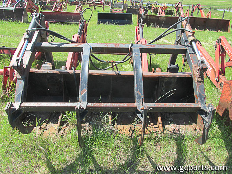 2360 VERS 8FT BUCKET W/ GRAPPLE